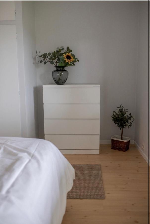 Jasund Sunview Apartment Lyngdal Bagian luar foto