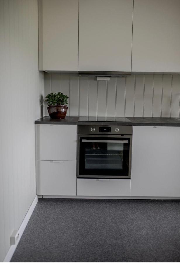 Jasund Sunview Apartment Lyngdal Bagian luar foto