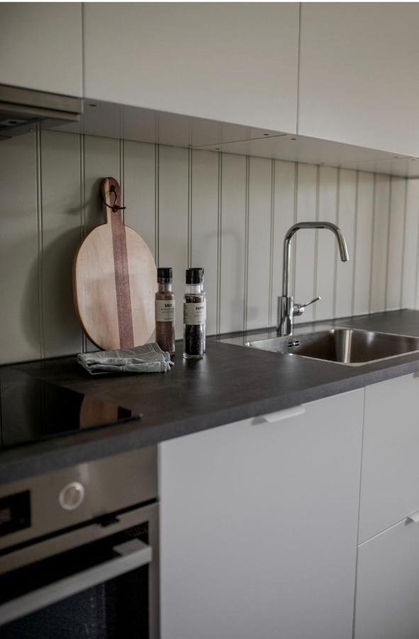 Jasund Sunview Apartment Lyngdal Bagian luar foto