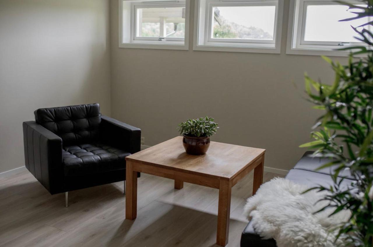 Jasund Sunview Apartment Lyngdal Bagian luar foto